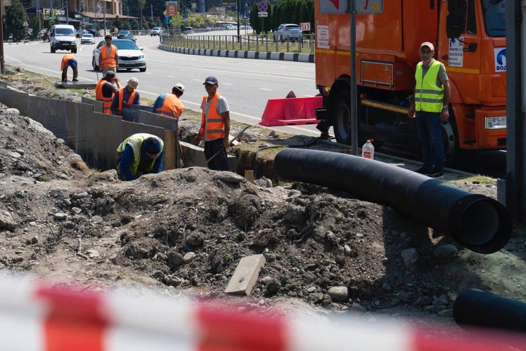 15 километров проблемных ливневок: мэр Сочи поручил все исправить до конца августа