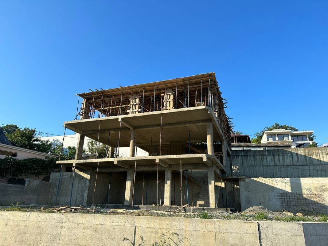 Прятались, замалчивали, а правда все равно всплыла: владельцы самостроя в Сочи пойдут под суд