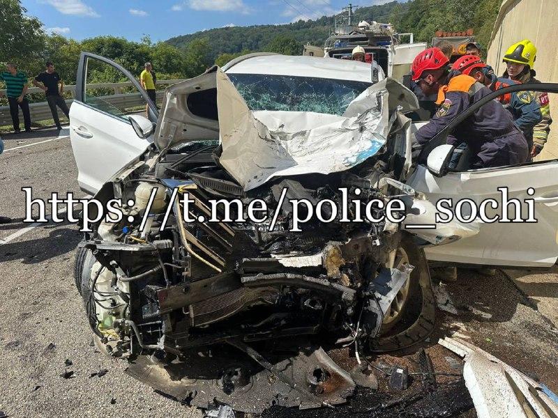 На это страшно смотреть: в Сочи произошло жесткое ДТП. Есть ли погибшие?