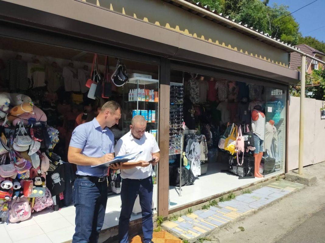 Охота на нелегальных торговцев: в Сочи прошел очередной рейд