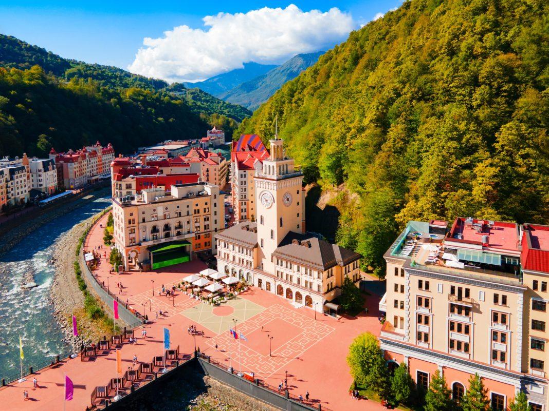 Почему туристам в Сочи стало сложнее забронировать отель?