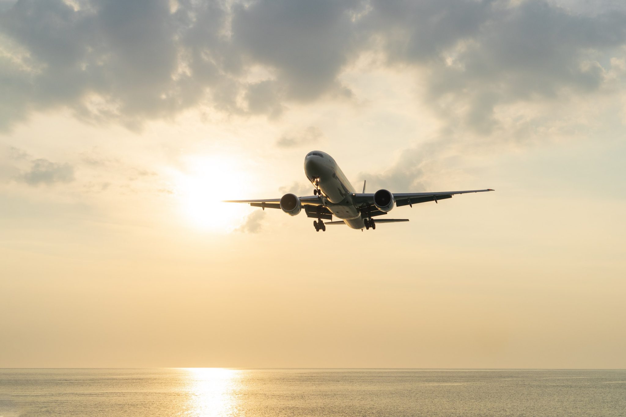 Flight destinations. Самолет взлетает. Небо море самолет. Самолет взлетает над морем. Самолет над морем.