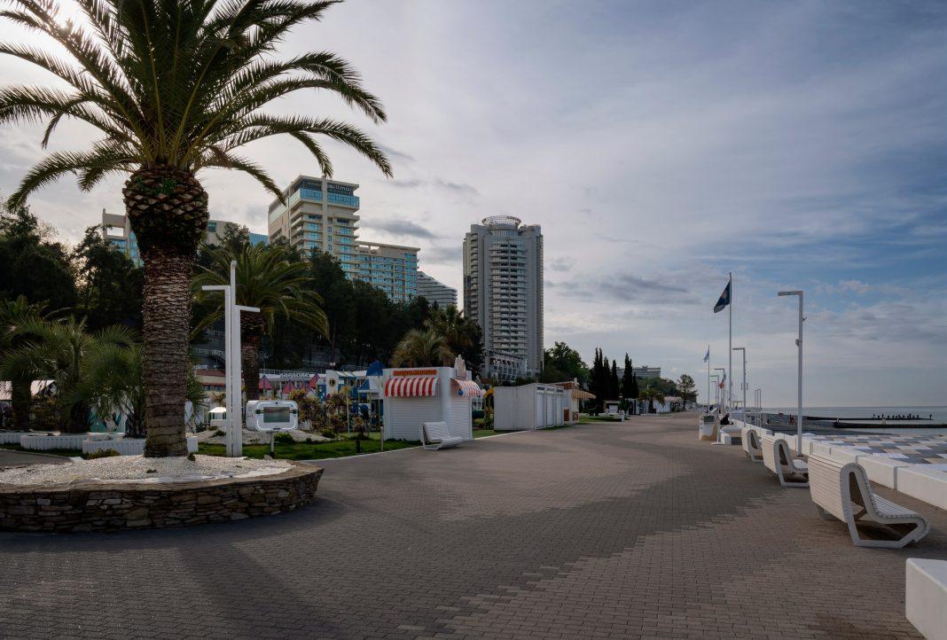 Самое теплое море России: вода в Сочи прогрелась до рекордных показателей