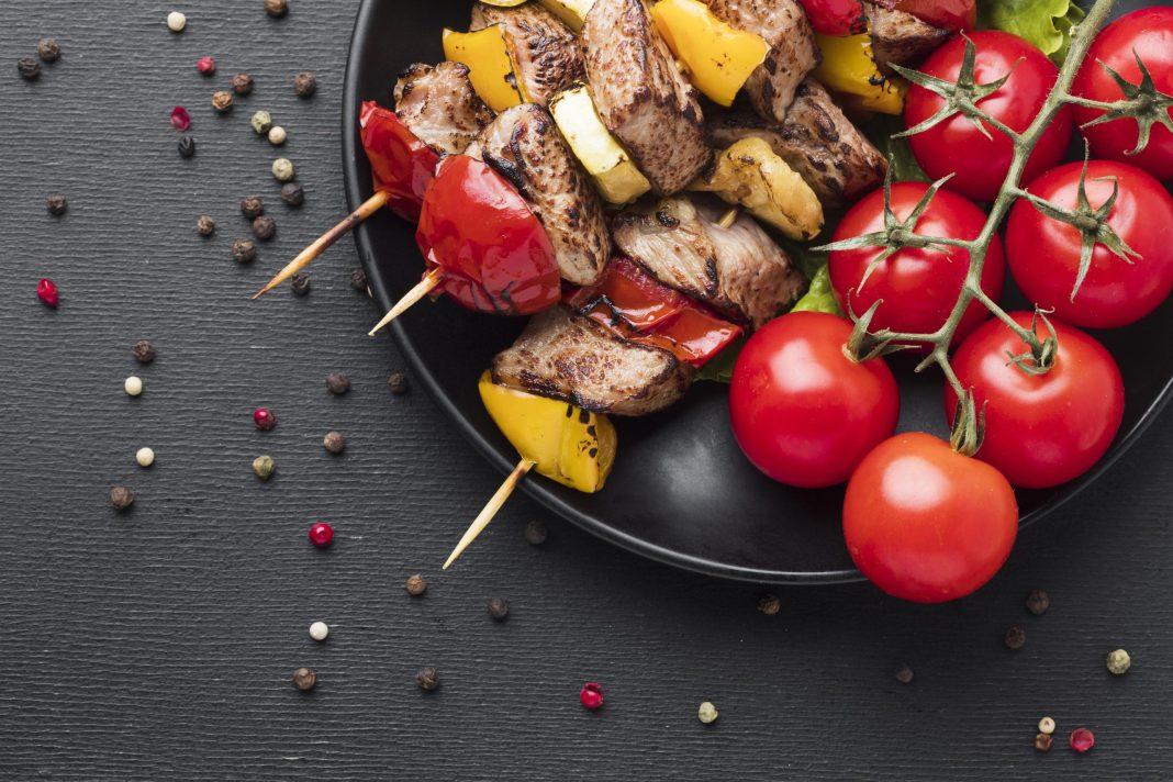 Лучше заплатить за качество, чем ломать зубы: россиянка рассказала, где отдых вкуснее в Армении или в Грузии