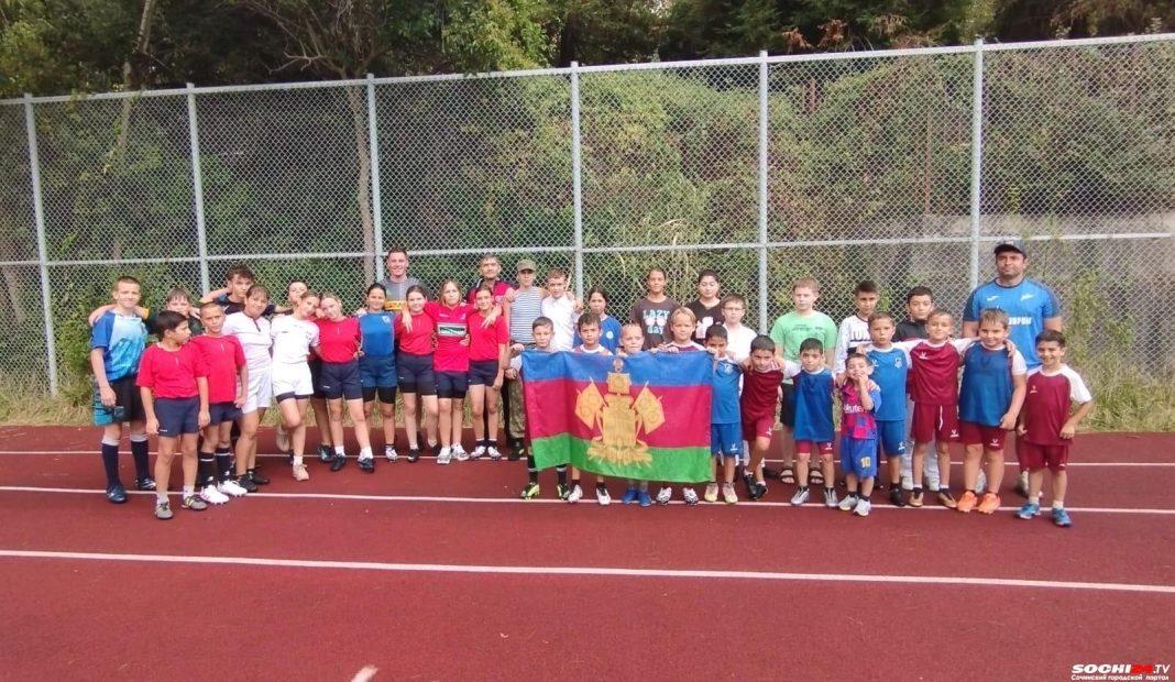 «Слава Кубани»: спортсмены и тренеры из Сочи устроили патриотический забег