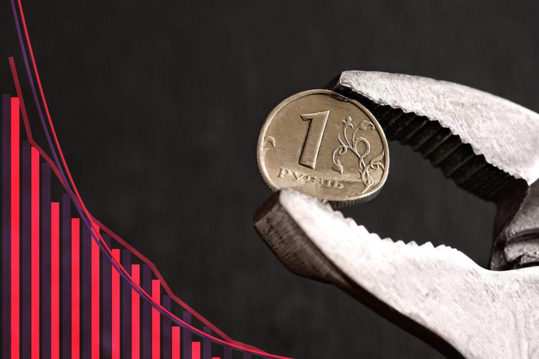 Сколько денег осталось в России?