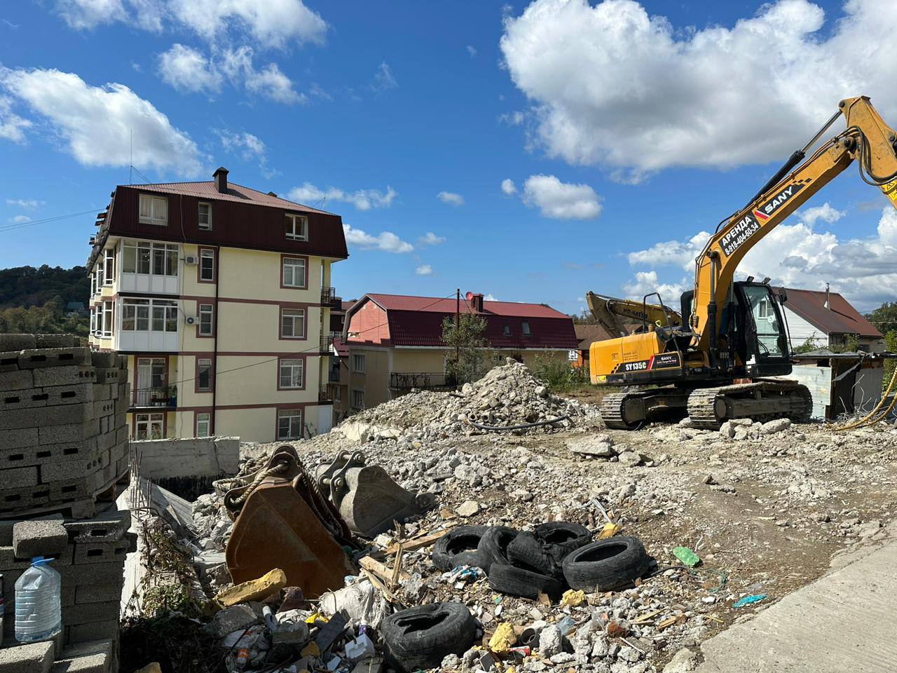 Не только говорят, но и реально сносят: в Сочи избавились от очередного .