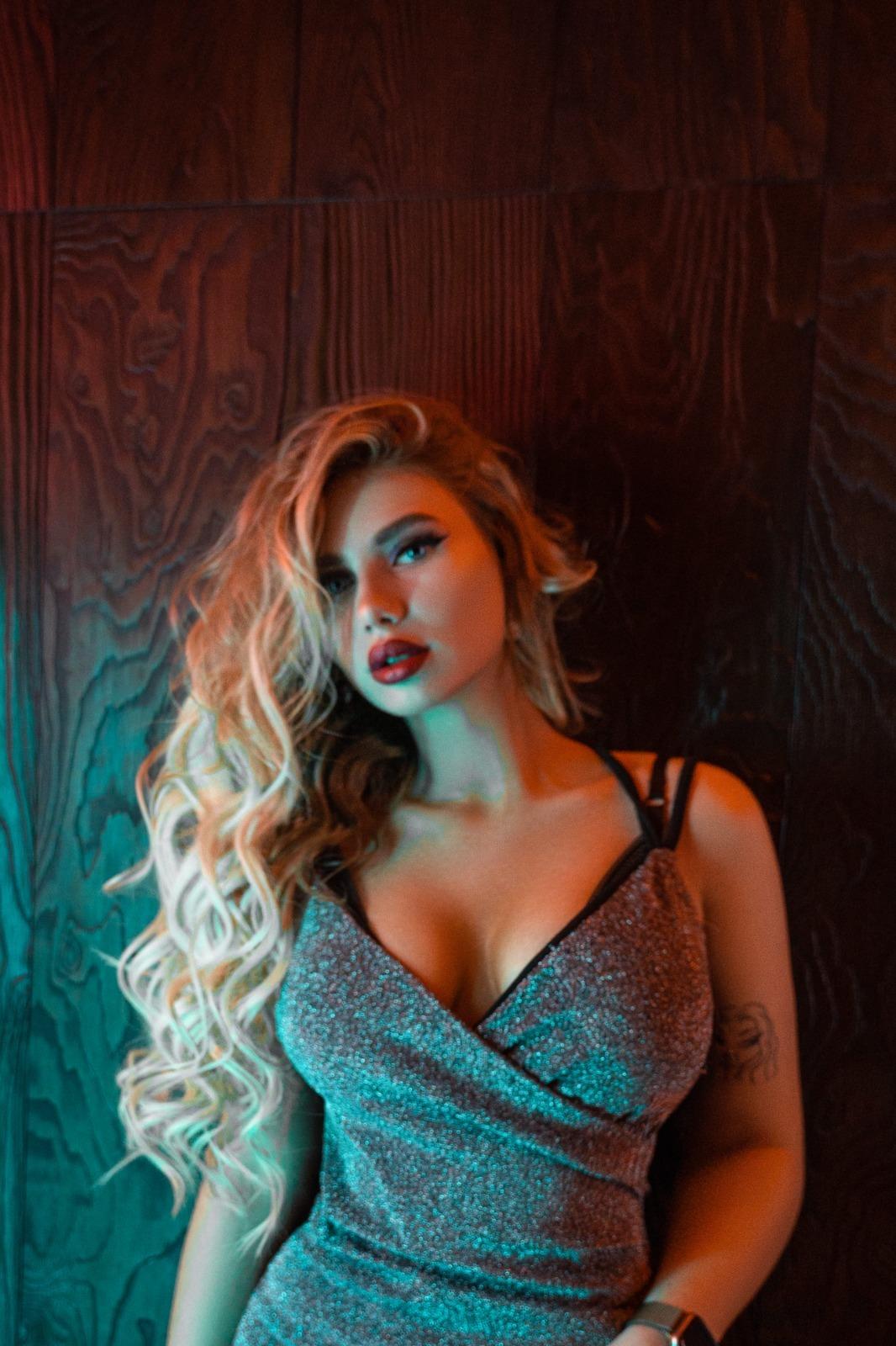 Горячее открытие! Знаменитый бренд стриптиз-баров Zажигалка теперь и в Сочи!