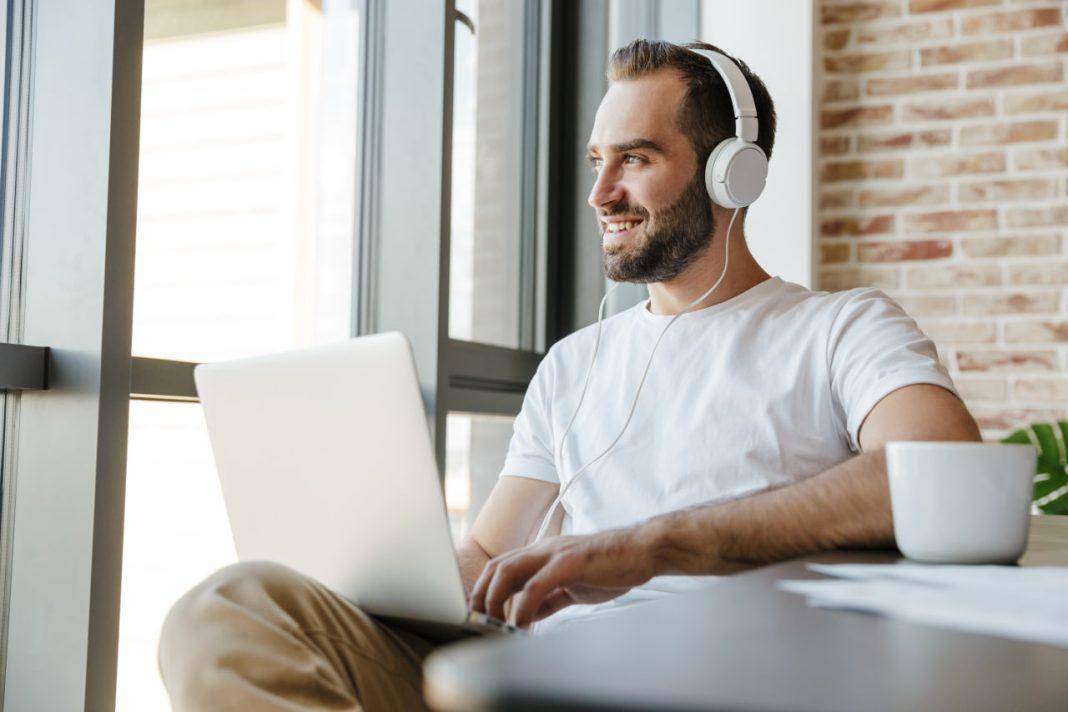 Зумеры Краснодарского края стали самыми активными пользователями eSIM