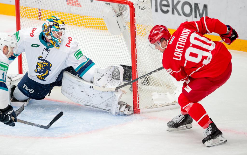 Сочинские «леопарды» вернулись домой после матча с ЦСКА и выйдут на лед против «Спартака»: смотрите трансляцию матча на телеканале СОЧИ24