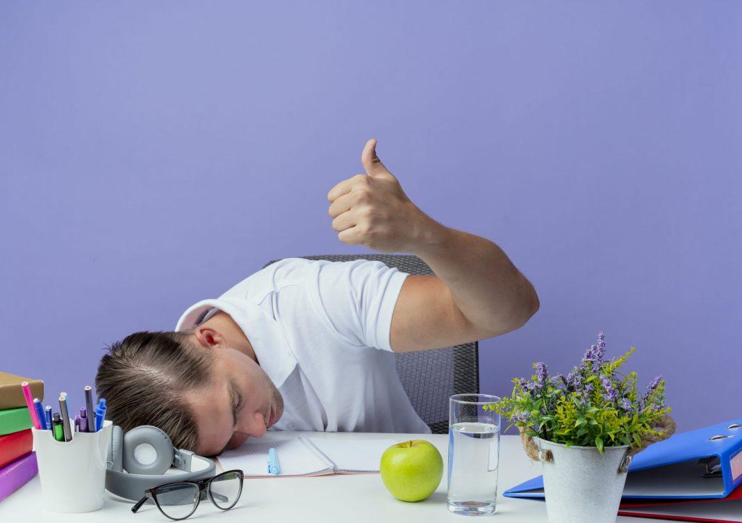 Росстат считает, что мы мало работаем