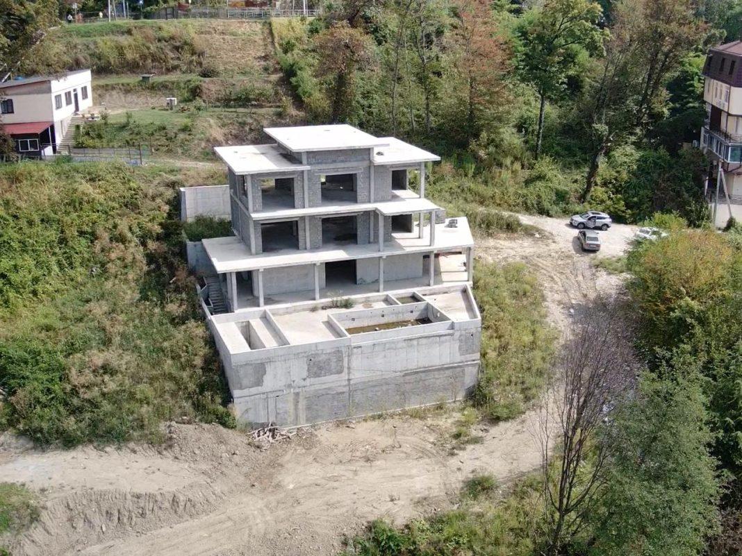 В Сочи с каждым днем становится все меньше самостроев