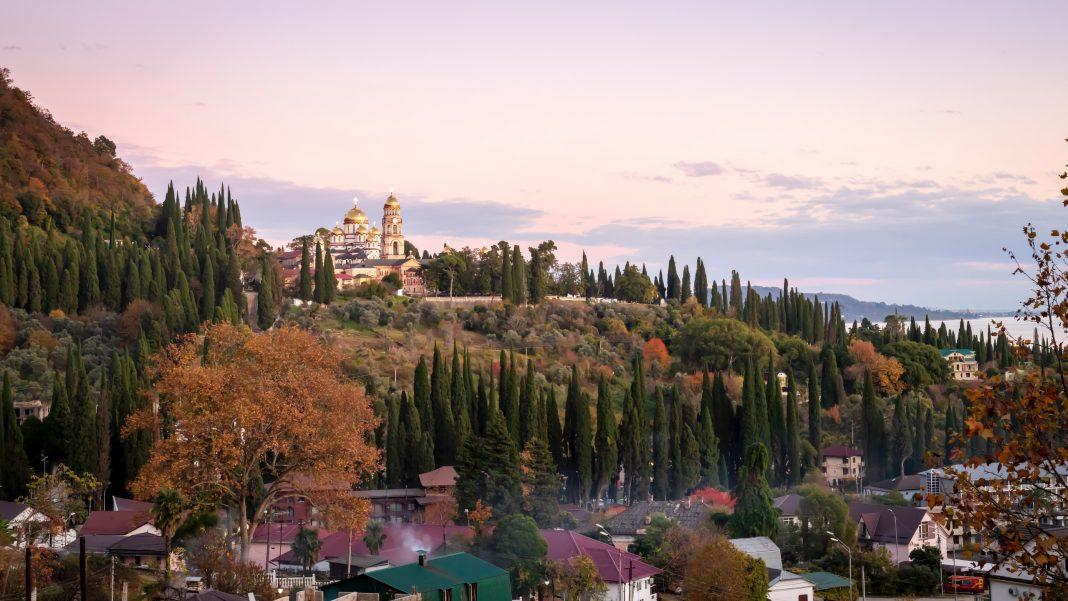 «99% россиян не знают, что такое Абхазия»: блогер рассказал, почему про страну в сети пишут плохо, и разоблачил популярные заблуждения