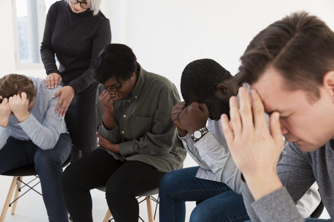 В Европе началась эпидемия депрессии: западная грусть стоит ЕС уже 600 миллиардов евро