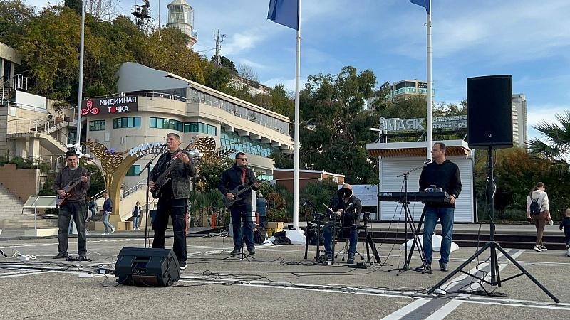 В Сочи отмечают День неизвестного солдата