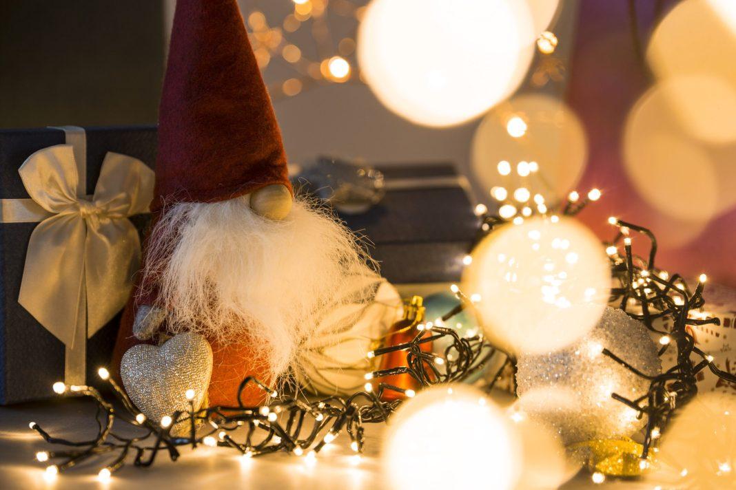 Волшебство от ФАС: билеты на Новый год подешевели почти на 40%