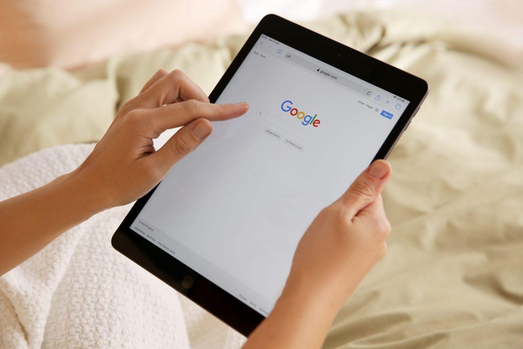 Конкурент ChatGPT: Google представил нейросеть Gemini для различных устройств