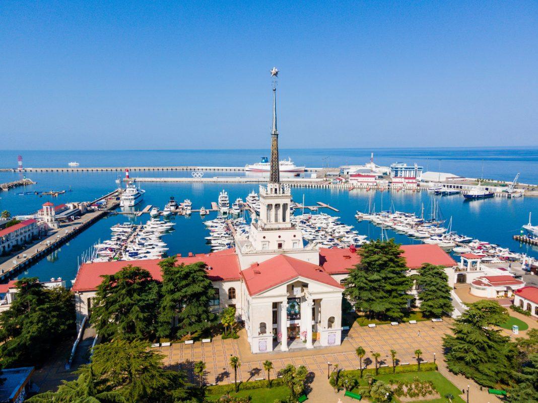 Сочи обогнал Дубай: элитное жилье на курорте дорожает вдвое быстрее