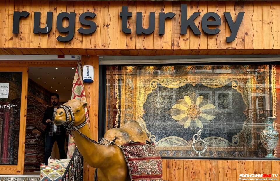 «Цены на еду сейчас просто аховые»: россиянка рассказала, как государственные рестораны помогают экономить на отдыхе в Турцию