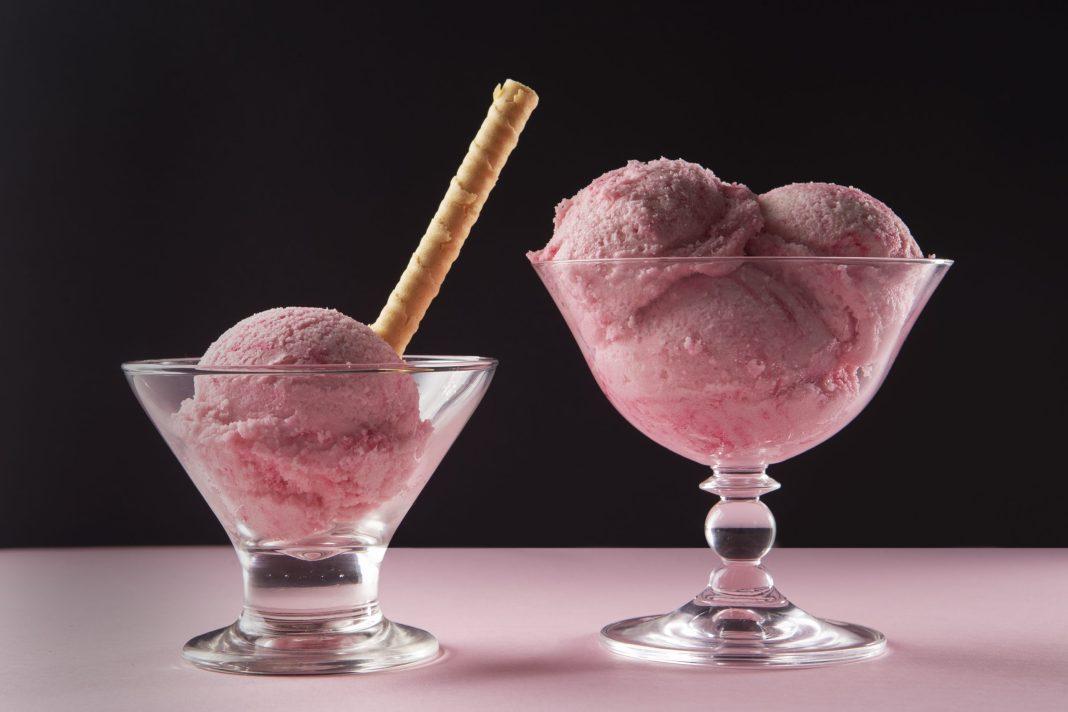 Чиновники решили бороться с мороженым