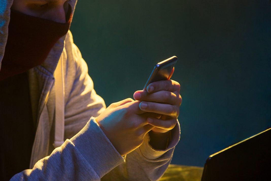 Как обезопасить себя от телефонных мошенников: 4 совета от банковских экспертов