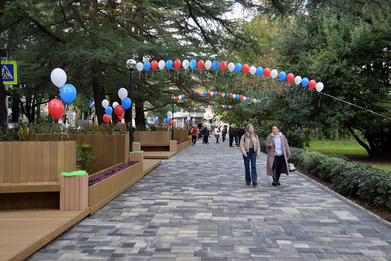 В течение года в Сочи улучшено более 30 общественных территорий