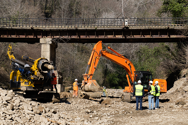 Аварийный мост в Кудепсте отремонтируют за 10 дней, но при одном условии