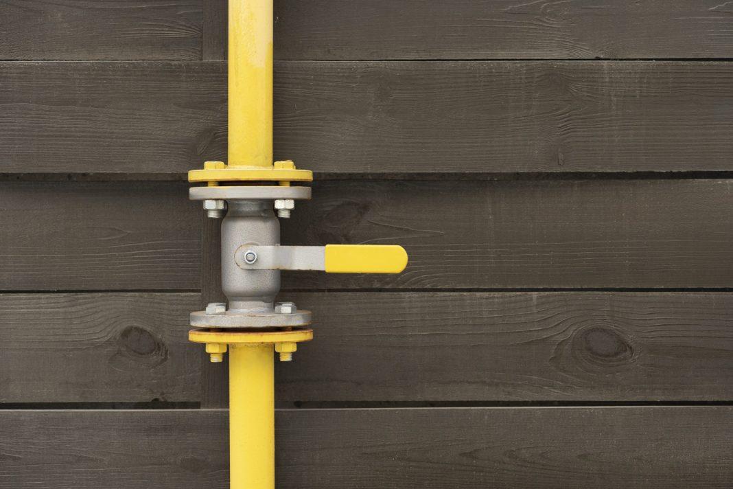 В Сочи жители 10 улиц остаются без воды из-за схода грунта