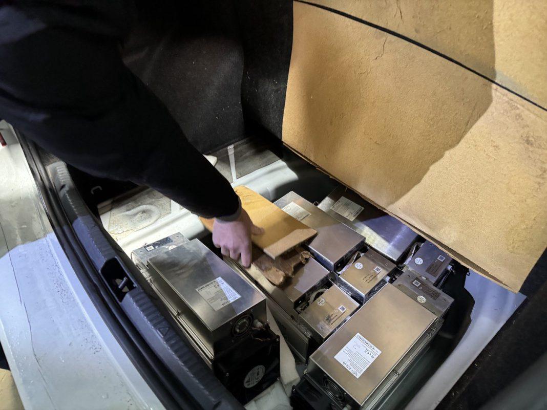 Деньги из воздуха: оборудование для майнинга изъяли в Адлере