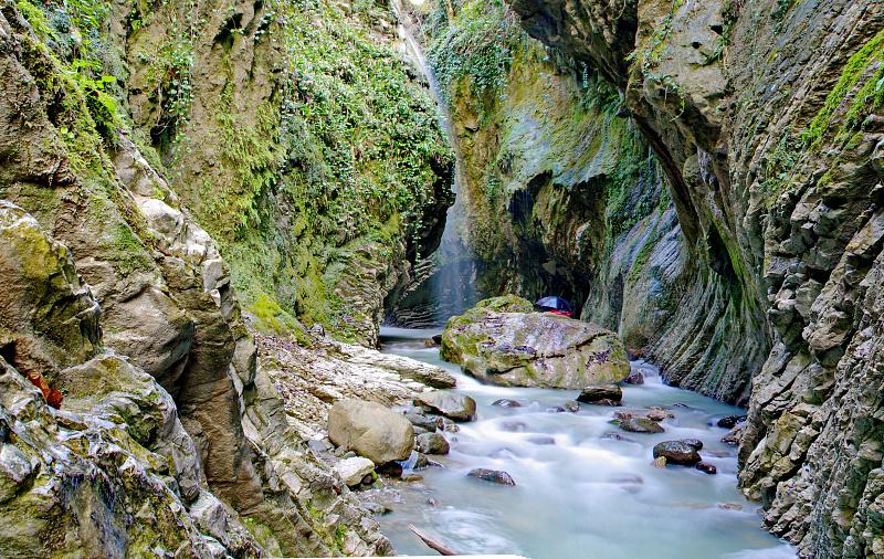Отличников поощрят: в Сочи планируют выдавать туристические сертификаты лучшим ученикам