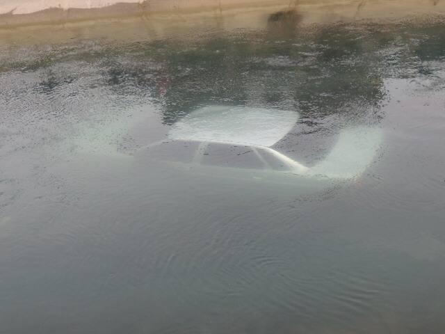 Машина с детьми ушла под воду в Дагестане