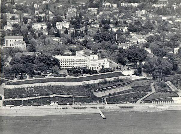 История Сочи: 25 февраля 1945 года город начали восстанавливать