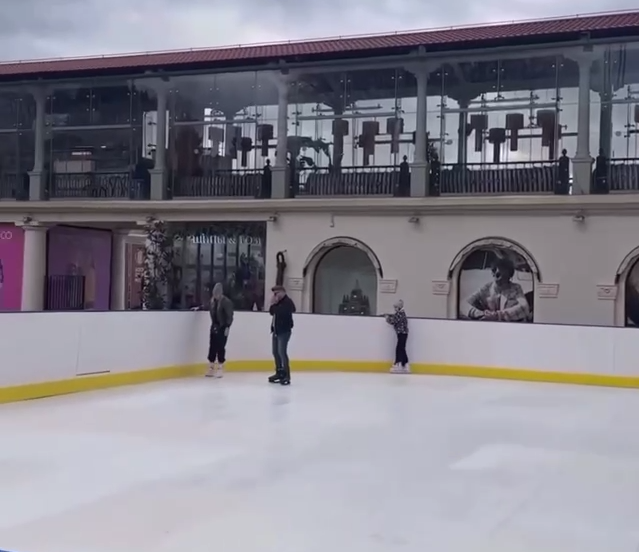 В Сочи появился бесплатный каток под открытым небом