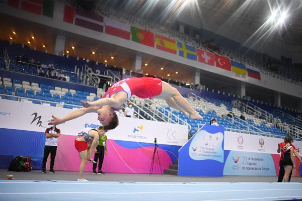 В Сочи стартовали всероссийские соревнования по прыжкам на батуте