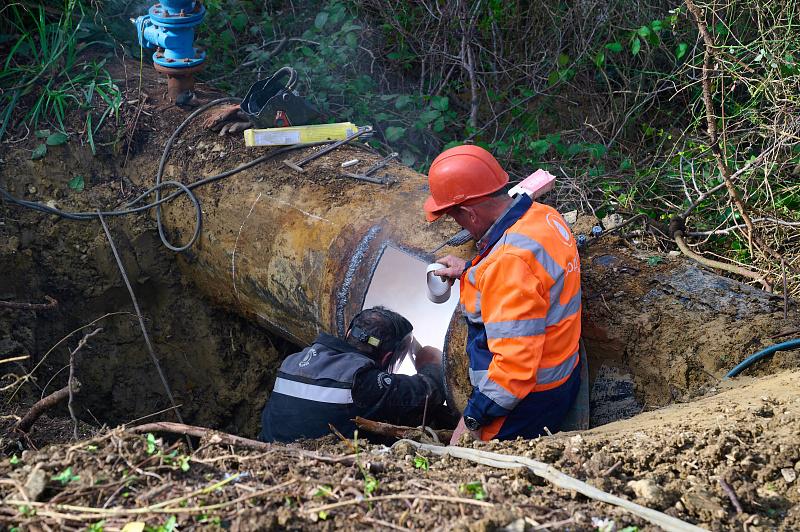 В Сочи провели ремонтно-восстановительные работы на магистральном водоводе в Адлере