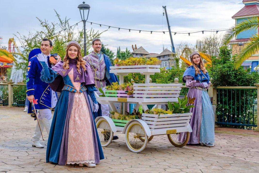 Тысячу букетов подарят гостьям Сочи Парка 8 марта