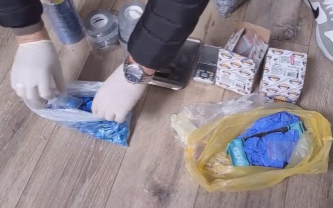 Житель Сочи купил почти 3 кг наркотиков на перепродажу и теперь ему грозит пожизненное — видео