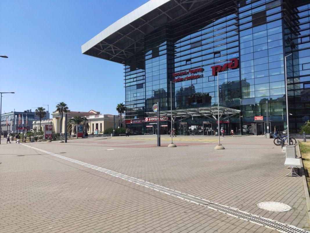 Из России в Абхазию по одному билету: РЖД 30 апреля возобновляет мультимодальный маршрут