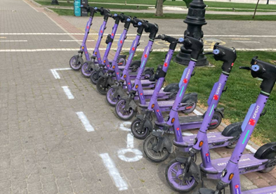 В городах Кубани увеличат количество парковок для самокатов