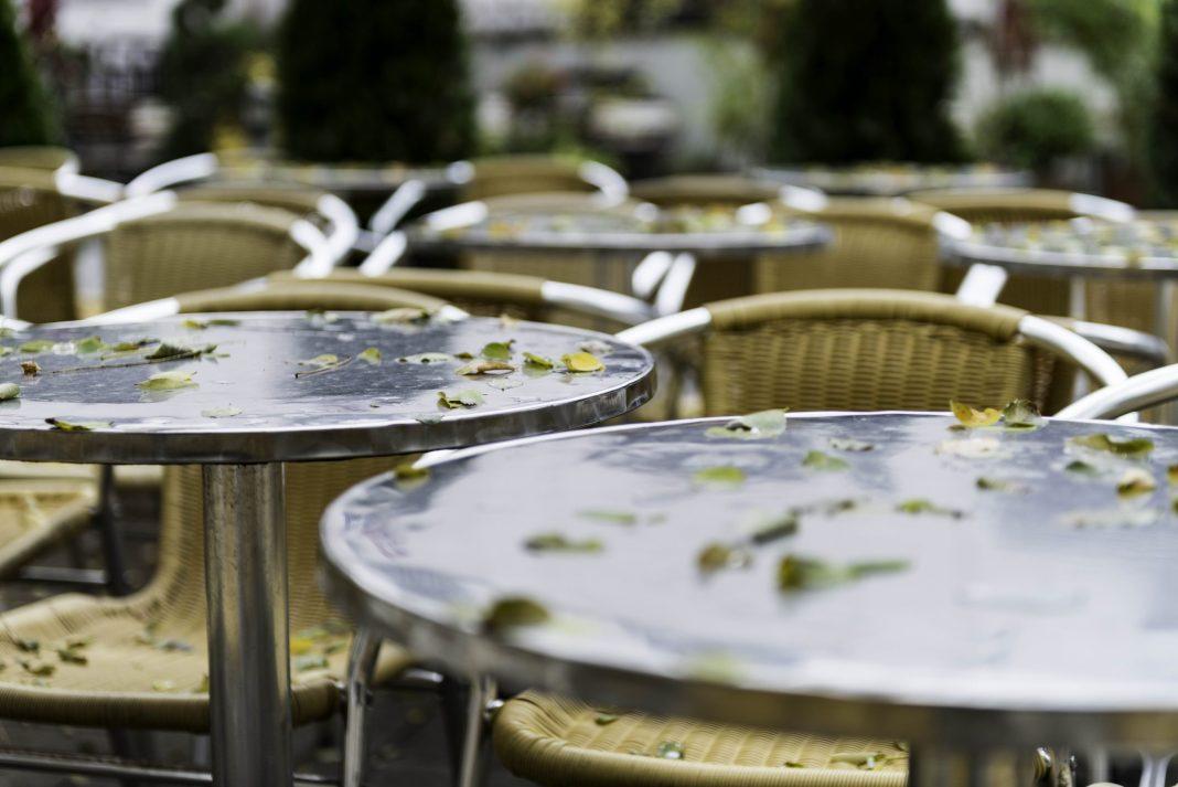 Летом в Сочи создадут спецгруппы для контроля работы общепита и торговых предприятий