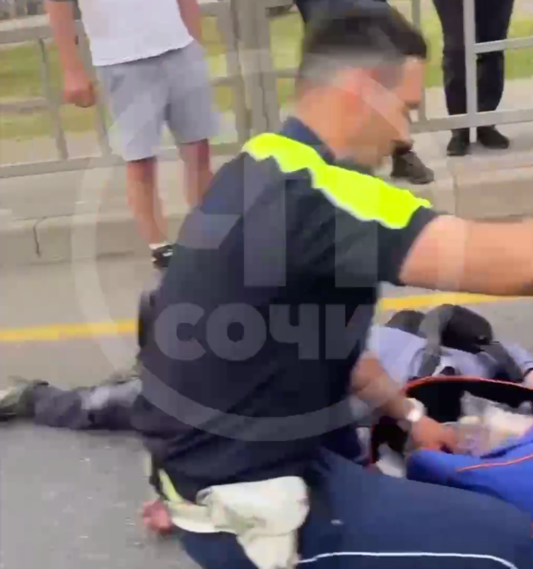 В Сириусе иномарка сбила пешехода