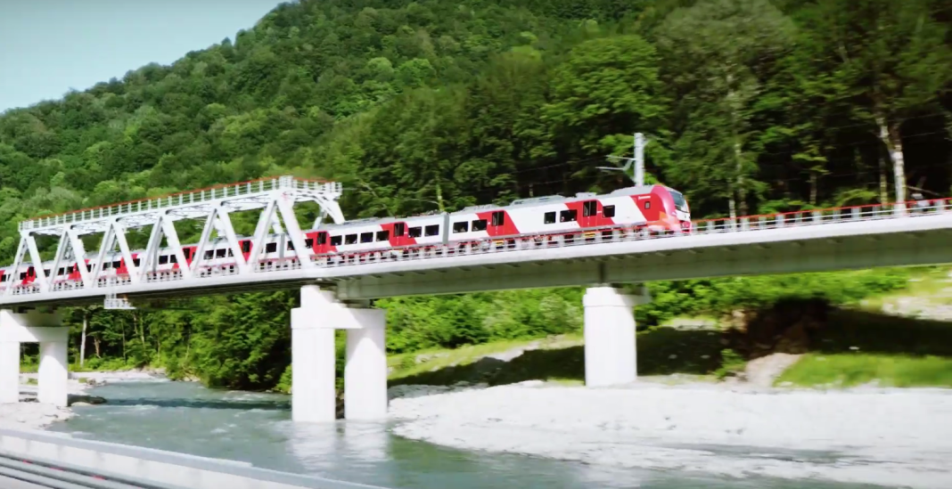 В Абхазию прилетела первая «Ласточка»