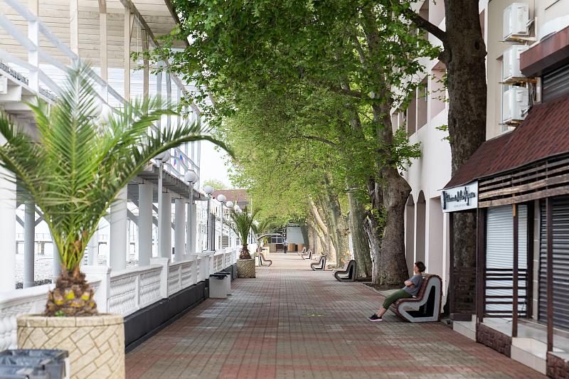 В Лазаревском районе Сочи уберут павильоны, закрывающие вид на море