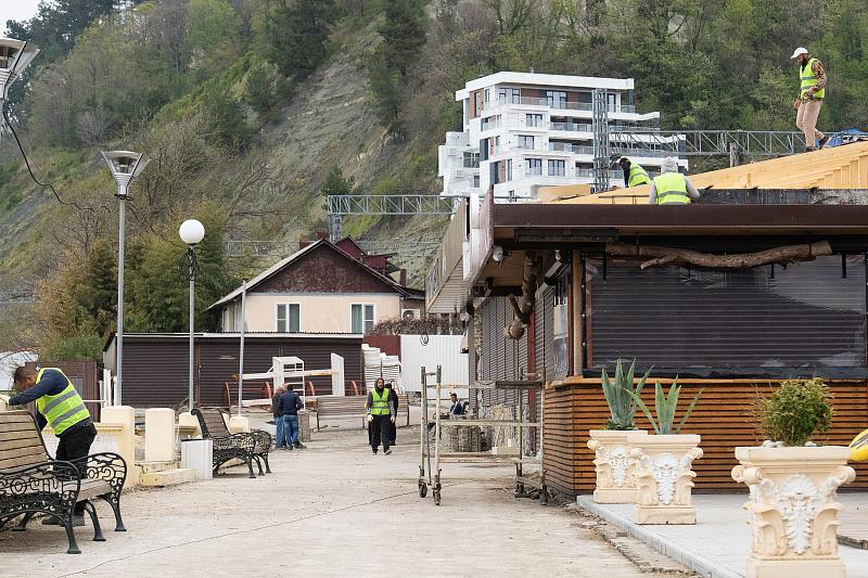 В Сочи подготовят более 170 пляжей к курортному сезону