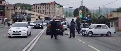 В Дагомысе столкнулось три автомобиля