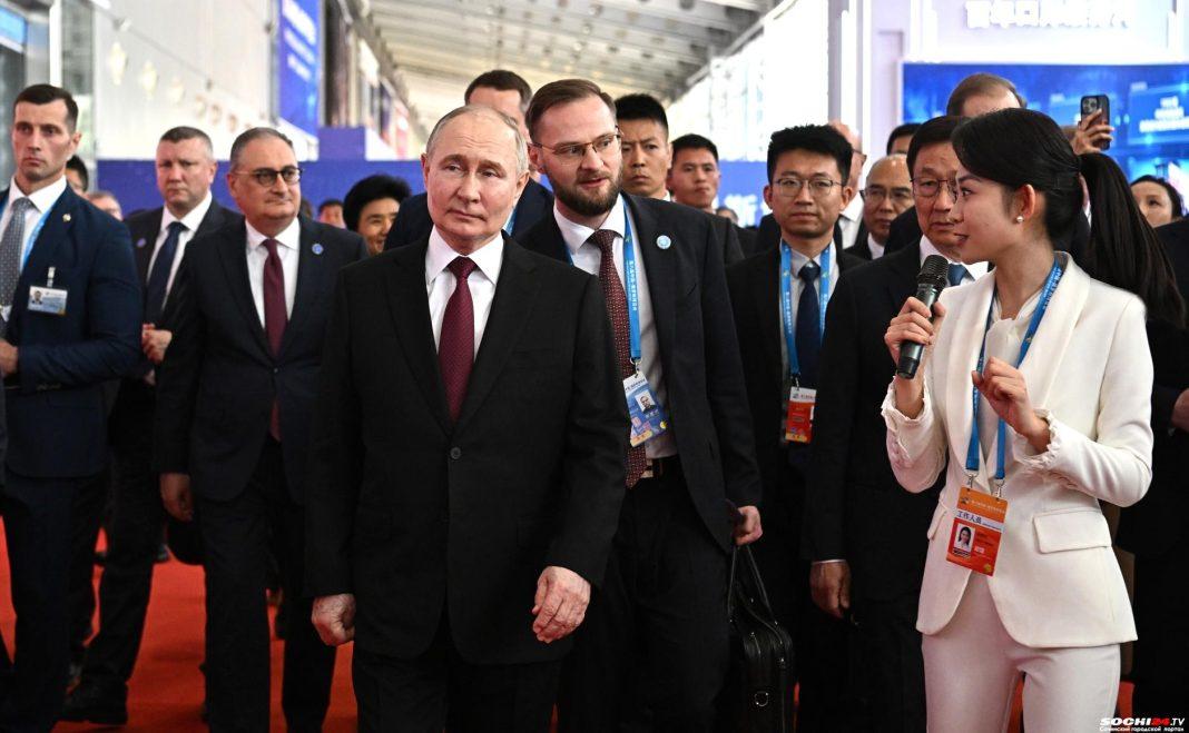 «С удовольствием видели бы там и вас»: Путин пригласил китайских студентов в Сочи