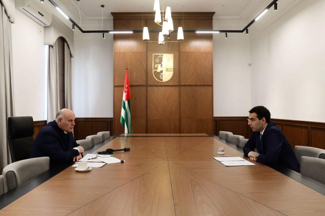 Глава Абхазии отправил в отставку министра иностранных дел