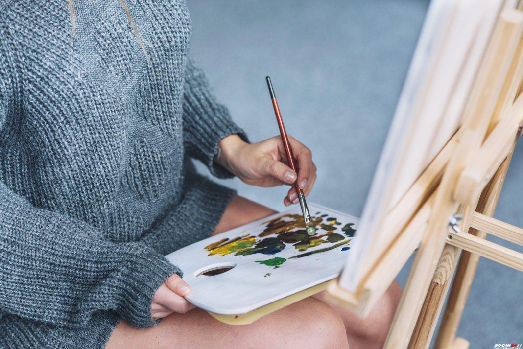 Искусство по-сочински: в Тисо-самшитовой роще проходит выставка «Нежность природной графики»