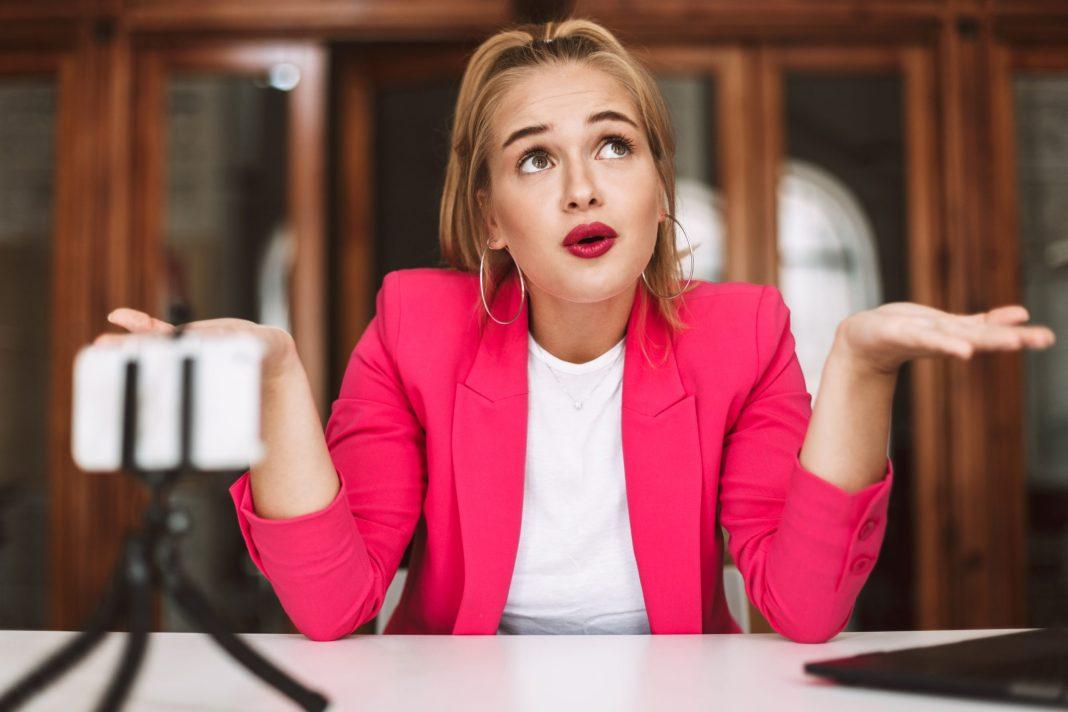 Блогер отсудила 300 тысяч рублей за кражу идеи видео