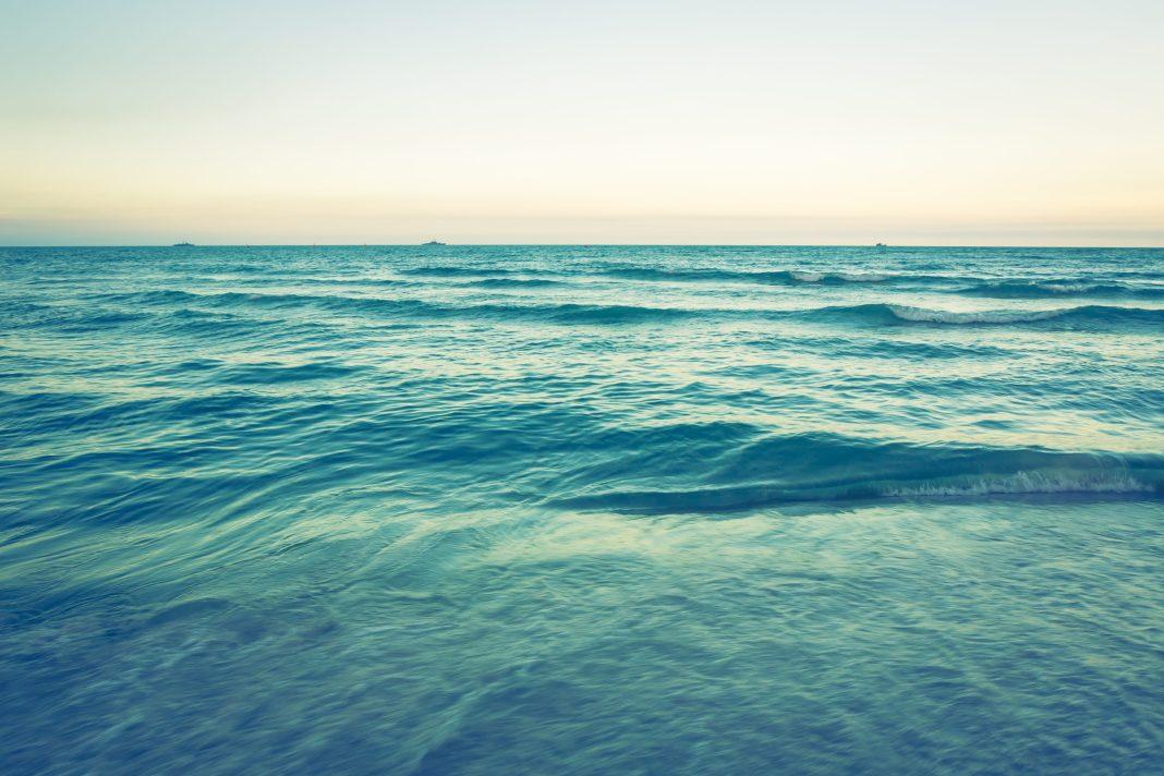 Чёрное море остывает: купальный сезон Сочи под угрозой?